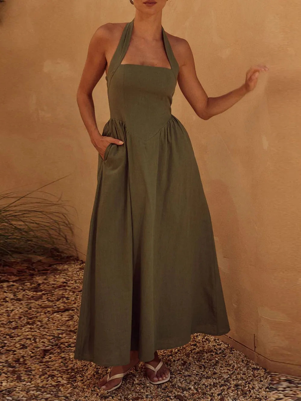 Halter Neck Maxi Dress with Pockets PRIVATE LABEL by Genavieve Halter Neck Maxi Dress with Pockets PRIVATE LABEL by Genavieve
